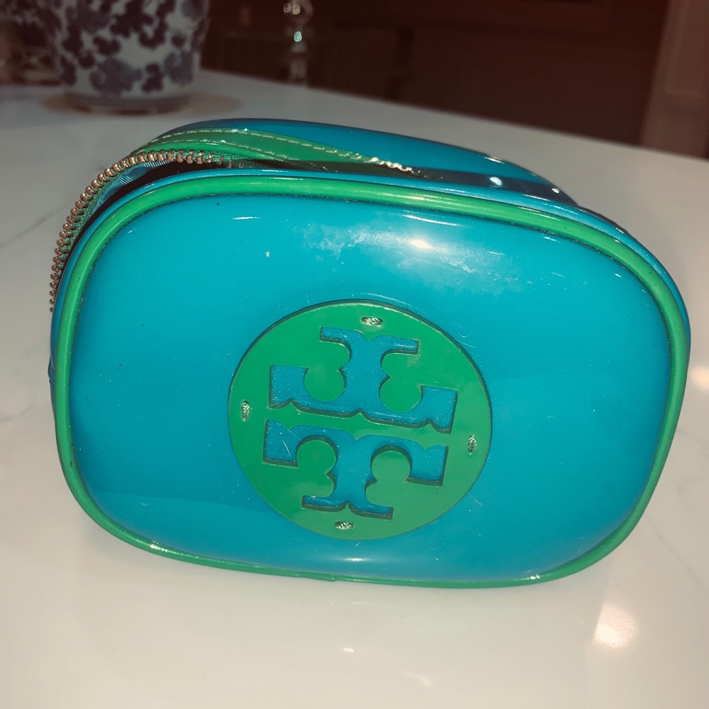 Cosmetic bag
